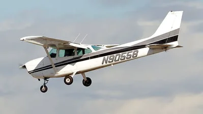 Cessna 172/equipment/model_variant: null (Skyhawk)