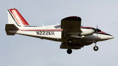 Piper PA-23-250 (Aztec)